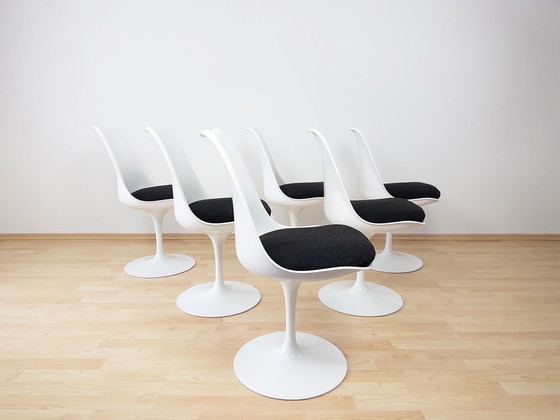 Image 1 of 6x Tulip eetkamerstoelen van Eero Saarinen voor Knoll International