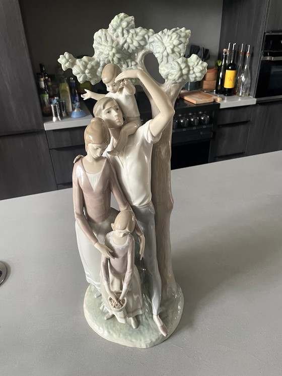 Image 1 of Lladro Beeld "La Familia"