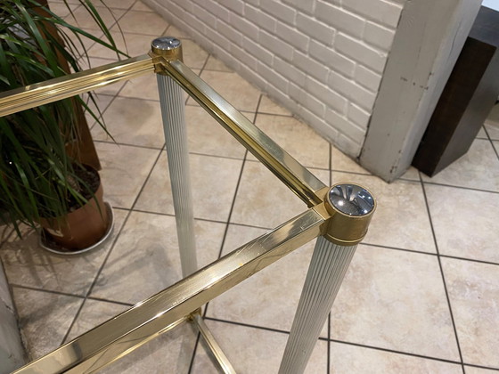 Image 1 of Dubbel dienblad goud en zilver metalen glazen console Le Dauphin Frankrijk Vintage 1970