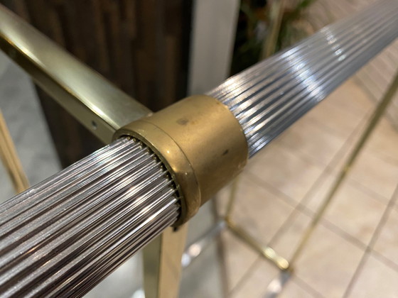 Image 1 of Dubbel dienblad goud en zilver metalen glazen console Le Dauphin Frankrijk Vintage 1970