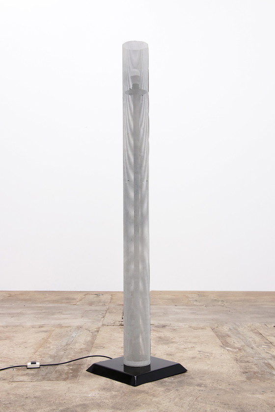 Image 1 of Vintage Italiaanse wit metalen vloerlamp 1960