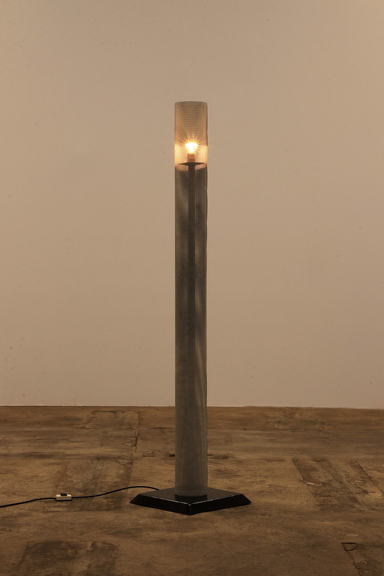 Image 1 of Vintage Italiaanse wit metalen vloerlamp 1960