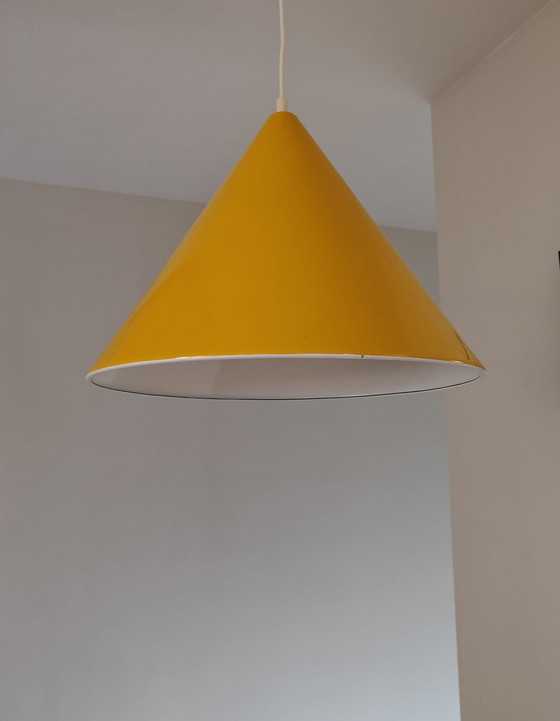 Image 1 of Twee emaille hanglampen van Louis Poulsen designer Arne Jacobsen