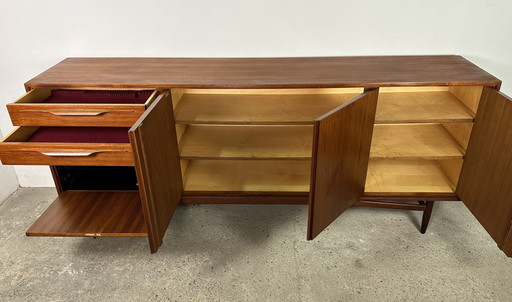 Scandinavisch Zwitsers teak dressoir 1960