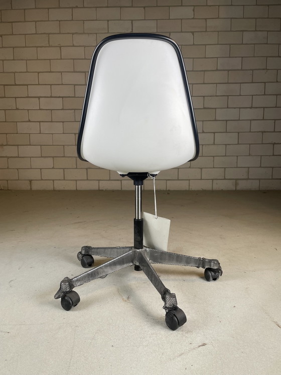 Image 1 of 2X Vitra Eames Pscc Bureaustoel