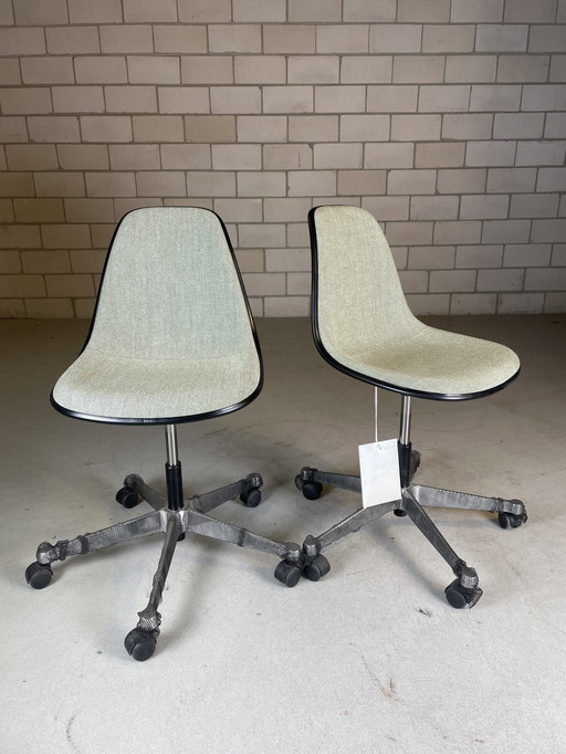 2X Vitra Eames Pscc Bureaustoel