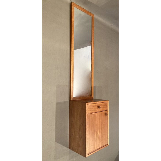 Image 1 of Scandinavische vintage hangende set van commode en spiegel