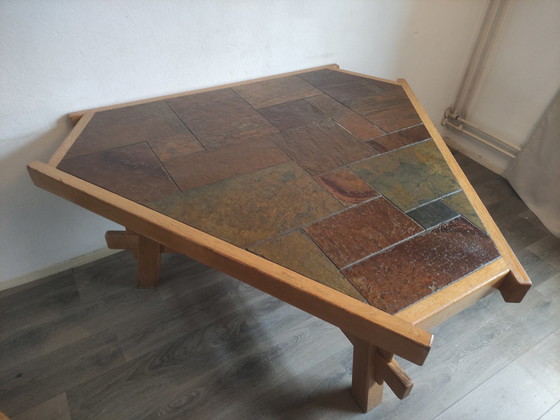 Image 1 of Vintage brutalist, sculptural eiken driehoek eettafel