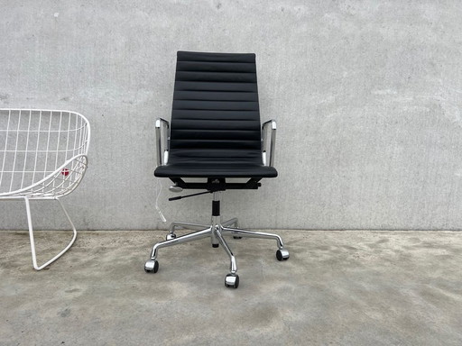 Vitra Eames Ea119 Lederen Bureaustoel