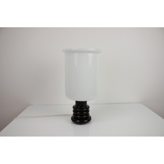 Image 1 of Vintage geëmailleerd porseleinen tafellampje met melkglas, Tsjechoslowakije 1960