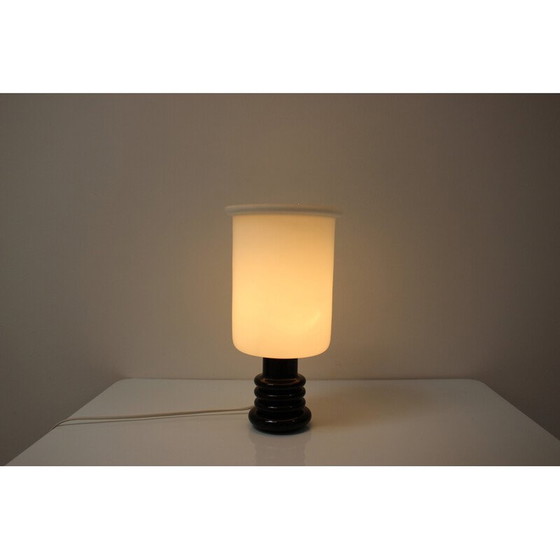 Image 1 of Vintage geëmailleerd porseleinen tafellampje met melkglas, Tsjechoslowakije 1960