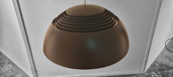 Image 1 of Midcentury Deense AJ Royal 500 hanglamp in bruingrijs van Arne Jacobsen voor Louis Poulsen, jaren 60