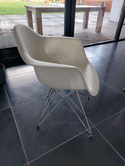 10x Vitra stoelen wit