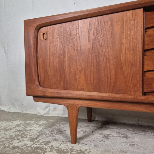 Bernhard Pedersen & Søn Sideboard