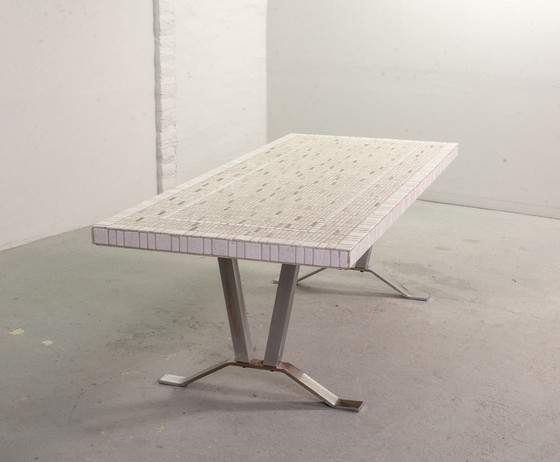 Image 1 of Grote Witte Mid Century Keramische Tegels Salontafel op Chromen Voet in Denisco-stijl