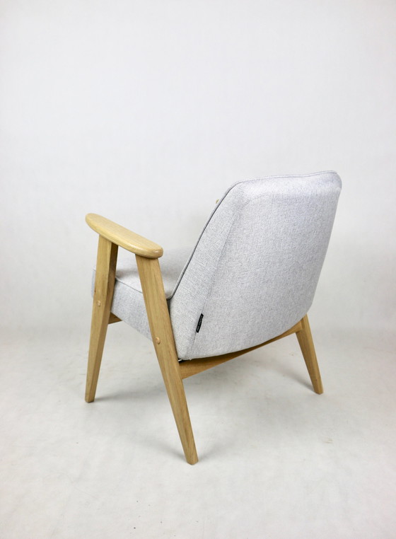 Image 1 of Beige en grijs model 366 lounge stoel van Józef Chierowski, 1970S - 2 fauteuils in de set