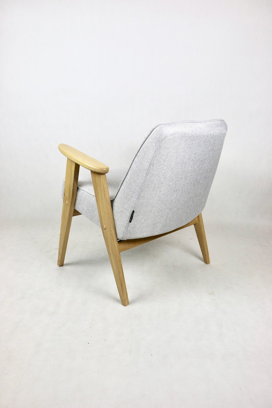 Image 1 of Beige en grijs model 366 lounge stoel van Józef Chierowski, 1970S - 2 fauteuils in de set