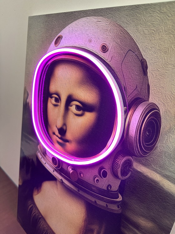 Image 1 of LedMansion Gioconda Astronaut Paars PopArt Muurkunst Led Lamp