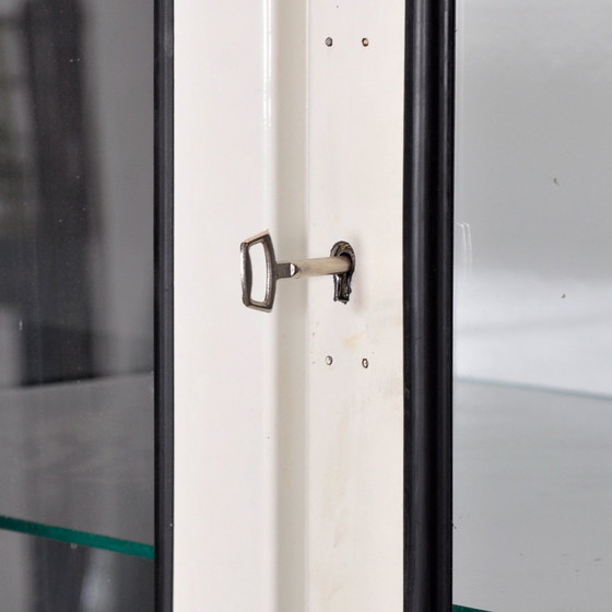 Image 1 of Vintage medisch kabinet, jaren 1970