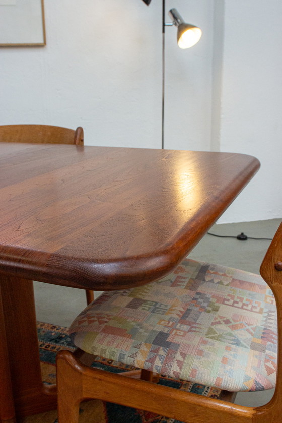 Image 1 of Vintage teak eettafel massief uitschuifbaar Deens