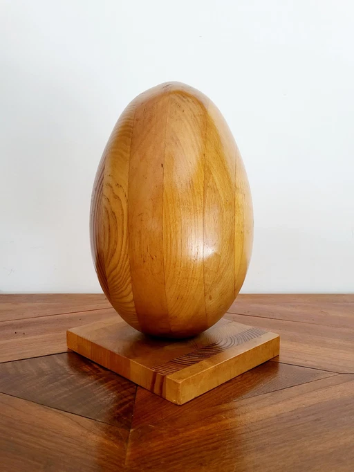 Houten Ei  Of Wooden Egg Op Statief, Handgemaakt, Vol Hout, Frankrijk