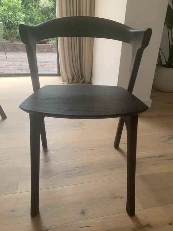 Image 1 of Notenhouten tafel + 4x stoel