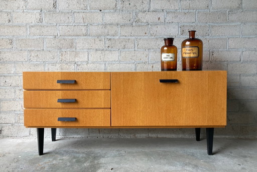 Retro vintage mid-century dressoir