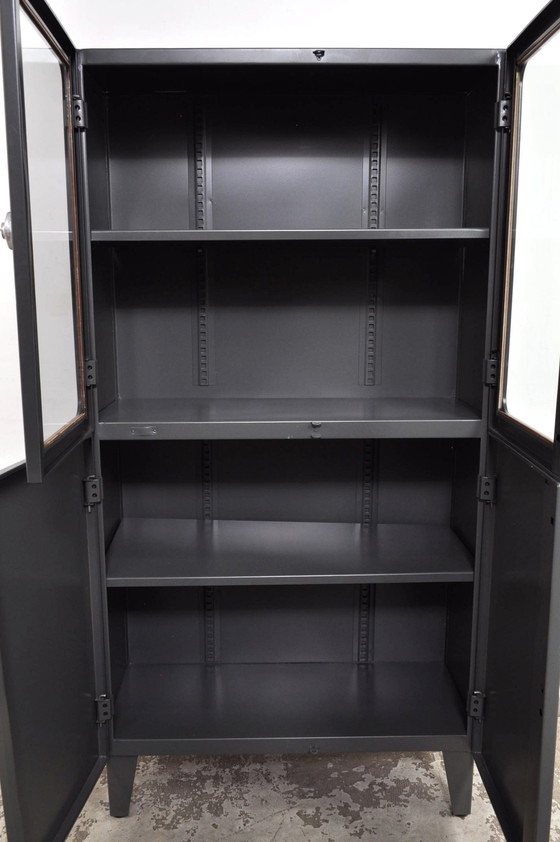 Image 1 of Vintage apothekerskast