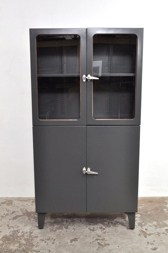 Image 1 of Vintage apothekerskast