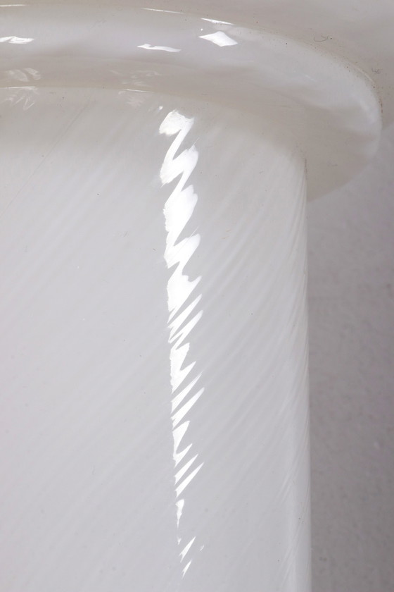 Image 1 of 2x Vintage Opaline glazen tafellamp