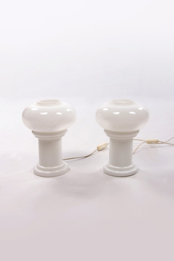 Image 1 of 2x Vintage Opaline glazen tafellamp