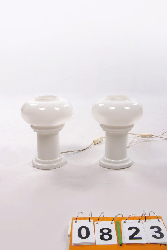 Image 1 of 2x Vintage Opaline glazen tafellamp