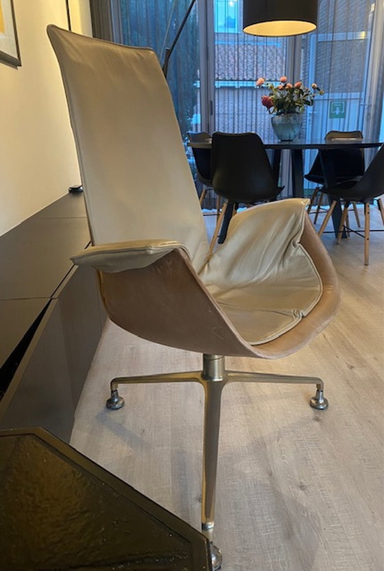 Image 1 of Jørgen Kastholm FK Preben Fabricius; Tulip Chair 3-poot met goud/messingkleur staal uit jaren 60