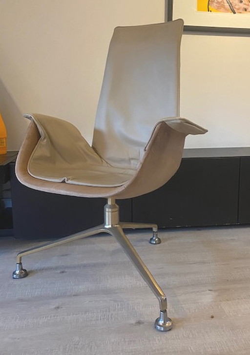 Jørgen Kastholm FK Preben Fabricius; Tulip Chair 3-poot met goud/messingkleur staal uit jaren 60