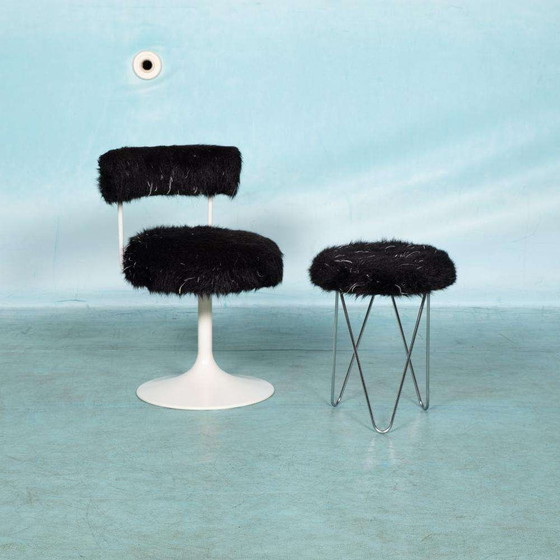 Image 1 of Space age seventies haarspeld krukje, fluffy stool hairpins