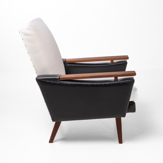 Image 1 of VINTAGE FAUTEUIL, NIEUW BEKLEED EN ORIGINEEL SKAI-LEER, UIT DE JAREN '50