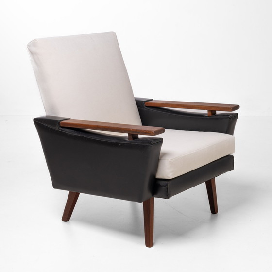 Image 1 of VINTAGE FAUTEUIL, NIEUW BEKLEED EN ORIGINEEL SKAI-LEER, UIT DE JAREN '50