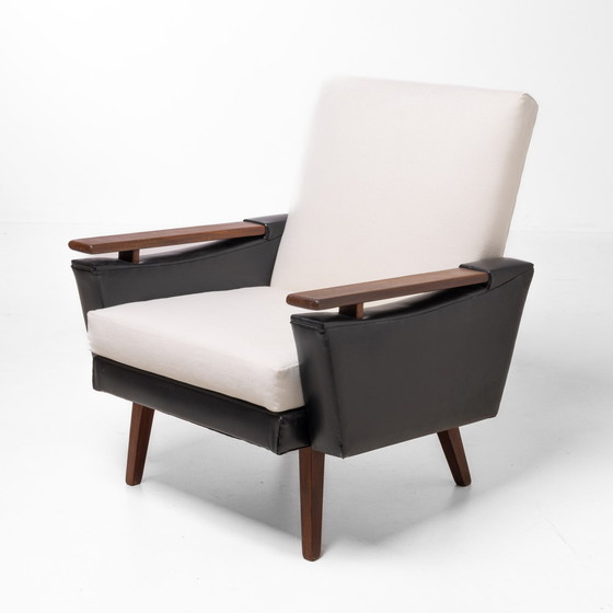 Image 1 of VINTAGE FAUTEUIL, NIEUW BEKLEED EN ORIGINEEL SKAI-LEER, UIT DE JAREN '50