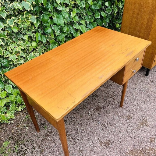 Vintage honingkleurig bureau met 2 laden