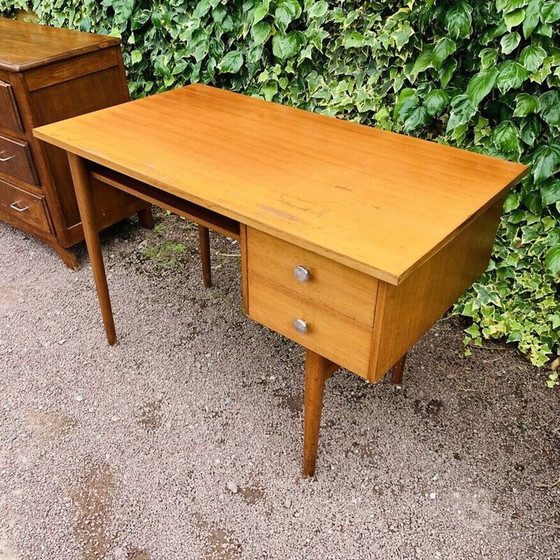 Image 1 of Vintage honingkleurig bureau met 2 laden