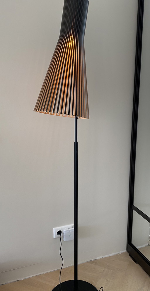 Secto, 4210, Zwart Gelamineerd vloerlamp