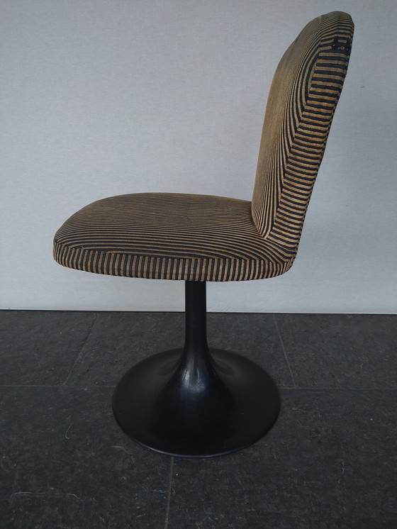 Image 1 of 7 X  Clubchairs op tulpstandaard van Mb-Italy