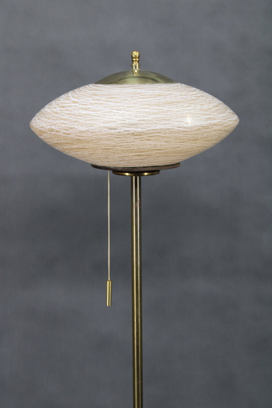 Image 1 of 1940S Gerestaureerde Messing Vloerlamp met Glazen Kap1940S Gerestaureerde Messing Vloerlamp met Glazen Kap