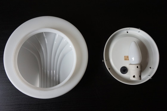 Image 1 of Set van 2 Hillebrand Art Deco Schelp Opaal Glazen Wandlampen, 1960