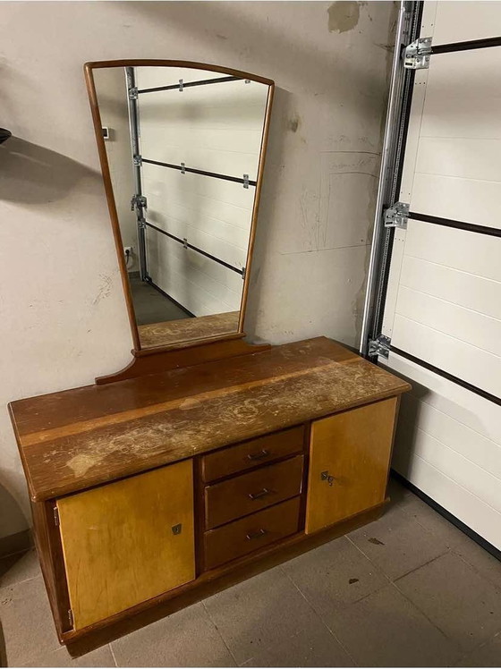 Image 1 of Schrëndelr Tv Stand Commode