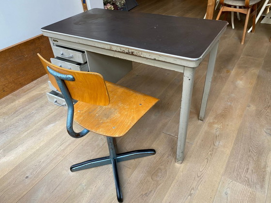 Image 1 of Ahrend Oda Vintage Bureau Met Stoel