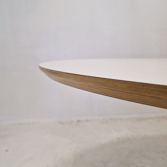 Image 1 of Vintage ovale eettafel in wit houtfineer van Pierre Paulin voor Artifort, 1960