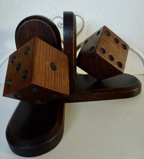 Image 1 of Vintage Boekensteunen (2) - Hout, Met Een Dobbelsteen