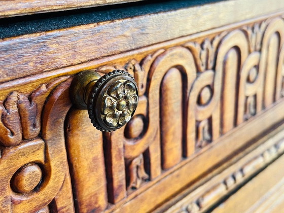 Image 1 of Lodewijk XVI Franse vitrinekast met 5 laden, 1940