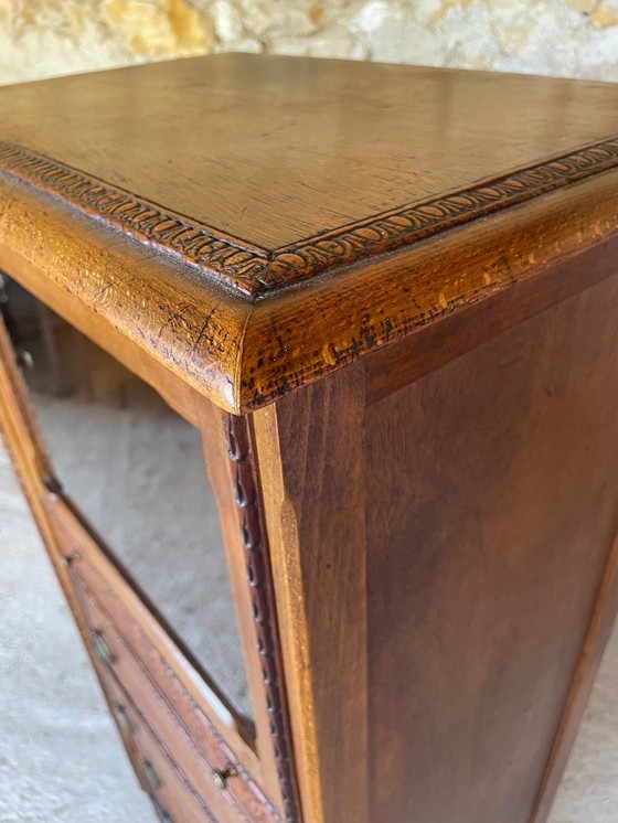 Image 1 of Lodewijk XVI Franse vitrinekast met 5 laden, 1940